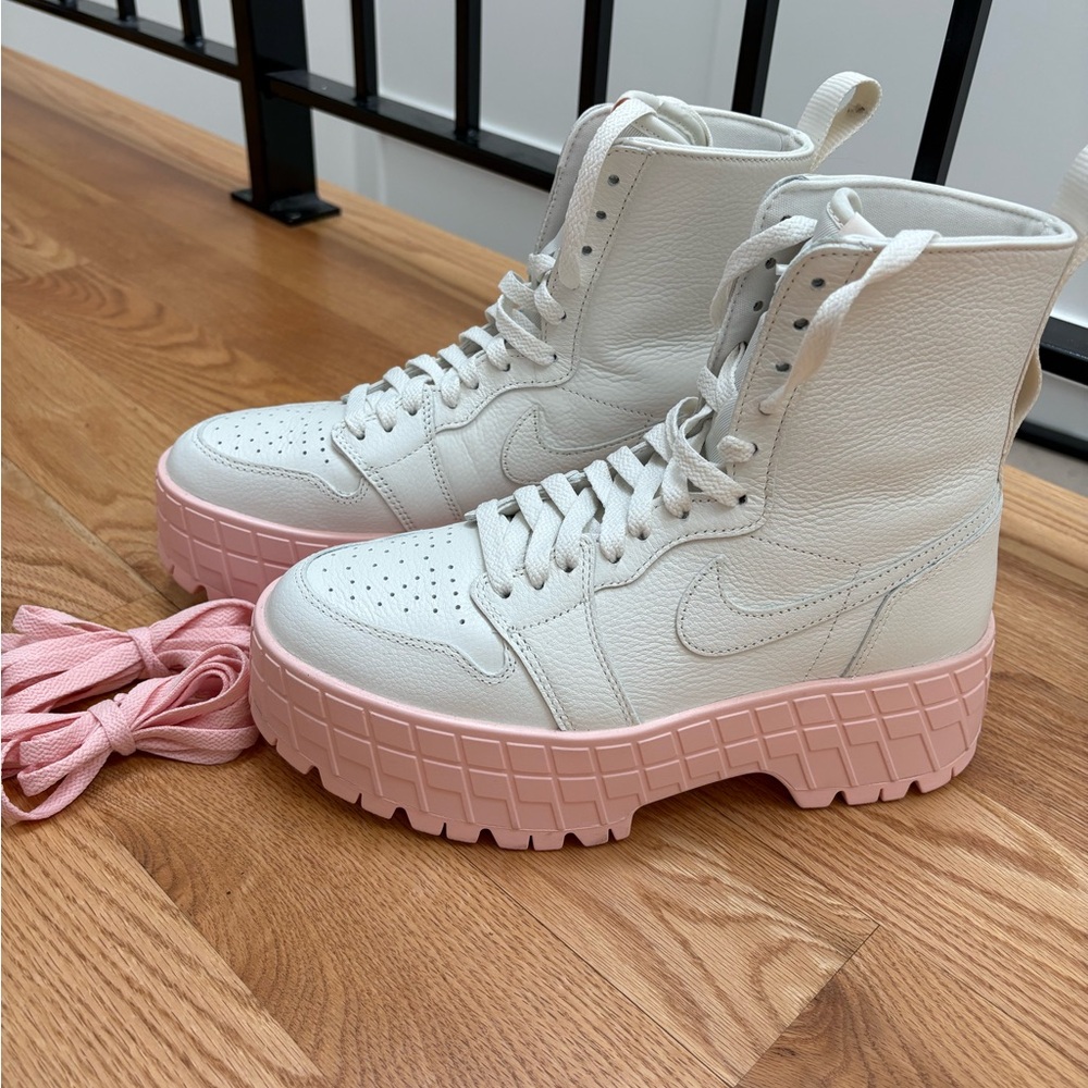 NWOB Nike White and Pink Air Jordan 1 Brooklyn Boots